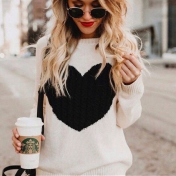 🖤 1 MEDIUM LEFT 🖤 Heart Pullover Sweater - Picture 2 of 4